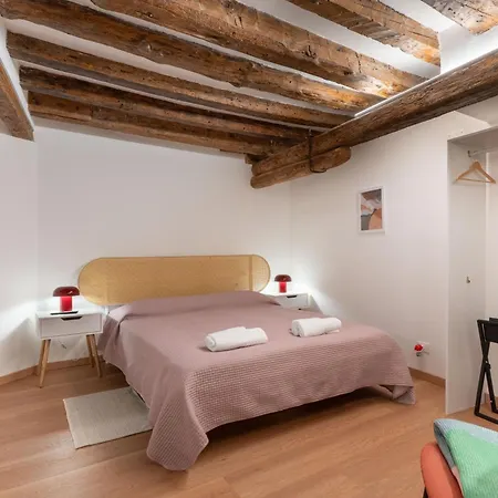 Casa Dei Greci Close By Biennale And San Marco شقة