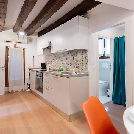 Casa Dei Greci Close By Biennale And San Marco * البندقية