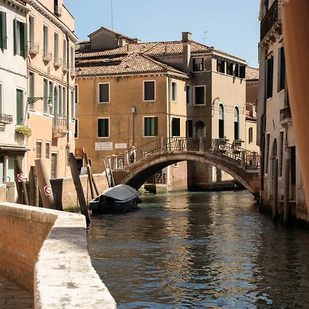 Casa Dei Greci Close By Biennale And San Marco *