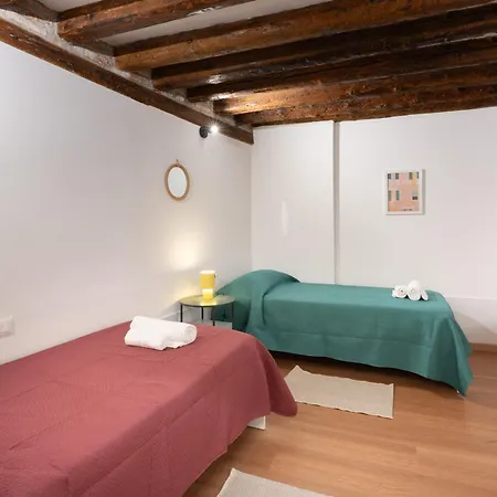 Casa Dei Greci Close By Biennale And San Marco شقة