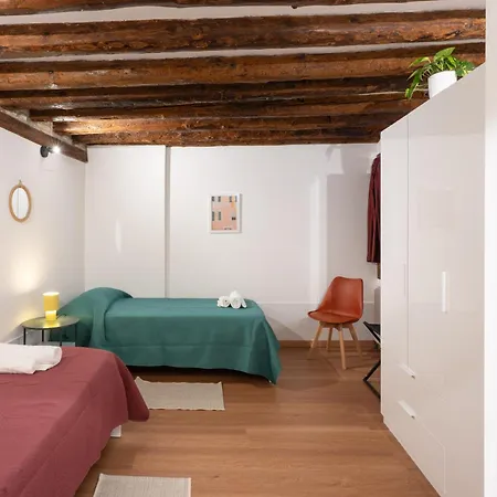 Casa Dei Greci Close By Biennale And San Marco Lejlighed